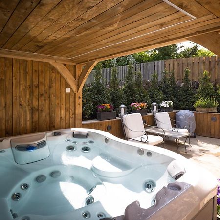 Cotswold Cottage With Hot Tub Bledington Dış mekan fotoğraf